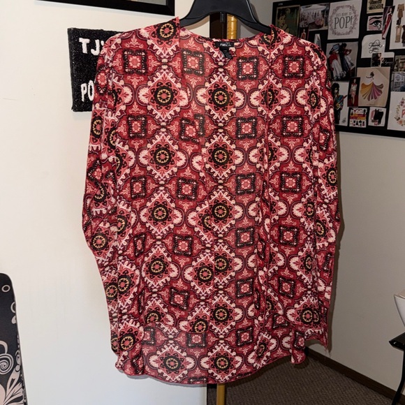 Red Patterned Kimono - Picture 2 of 5